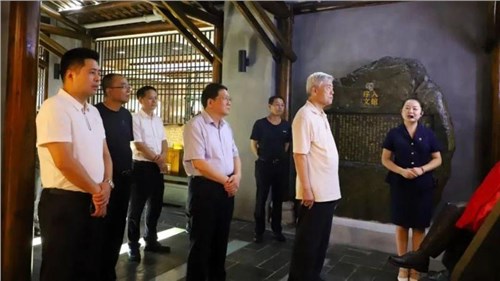 原國務(wù)院參事、國家制造強(qiáng)國建設(shè)戰(zhàn)略咨詢委員會委員張綱一行來集團(tuán)白沙溪茶廠考察調(diào)研