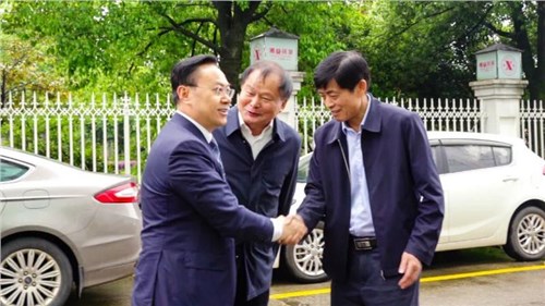 湖南師范大學(xué)校長(zhǎng)劉仲華院士、副校長(zhǎng)唐賢清一行蒞臨集團(tuán)益陽(yáng)茶廠調(diào)研指導(dǎo)
