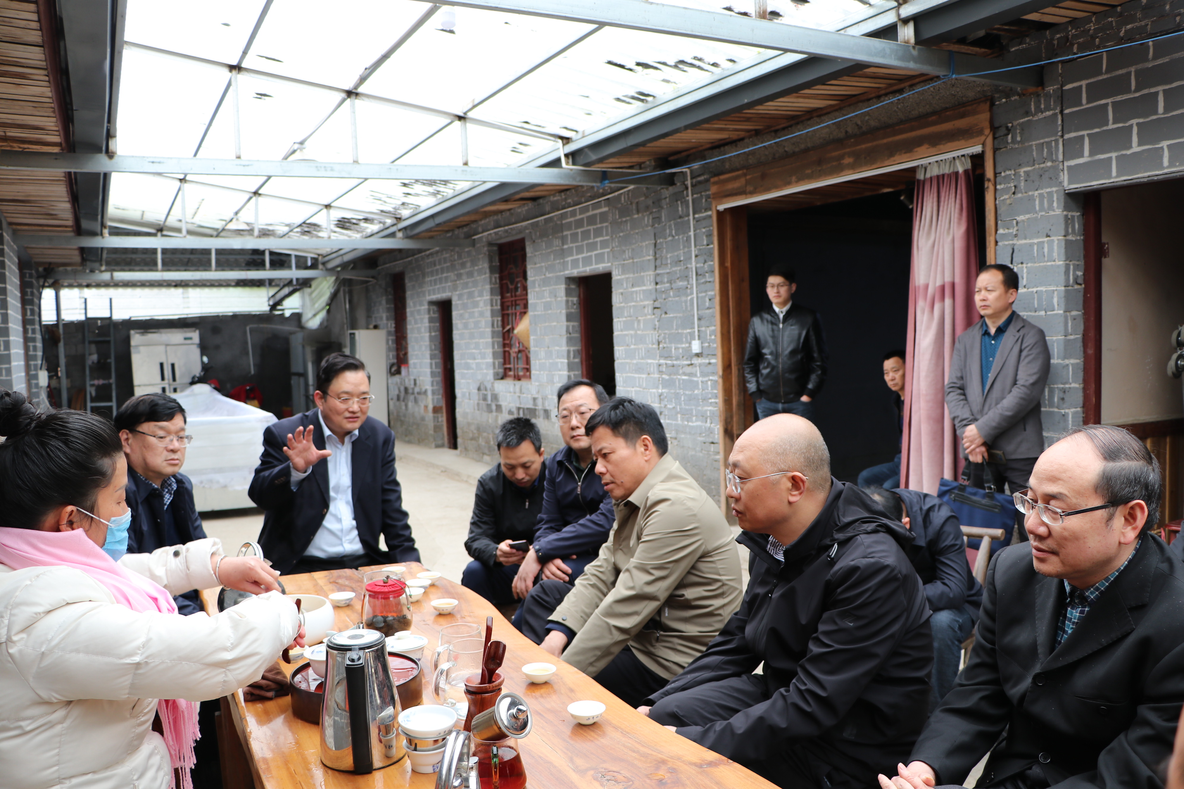 歐程遠(yuǎn)、朱用文等領(lǐng)導(dǎo)調(diào)研集團(tuán) 天子山御茶園有限公司